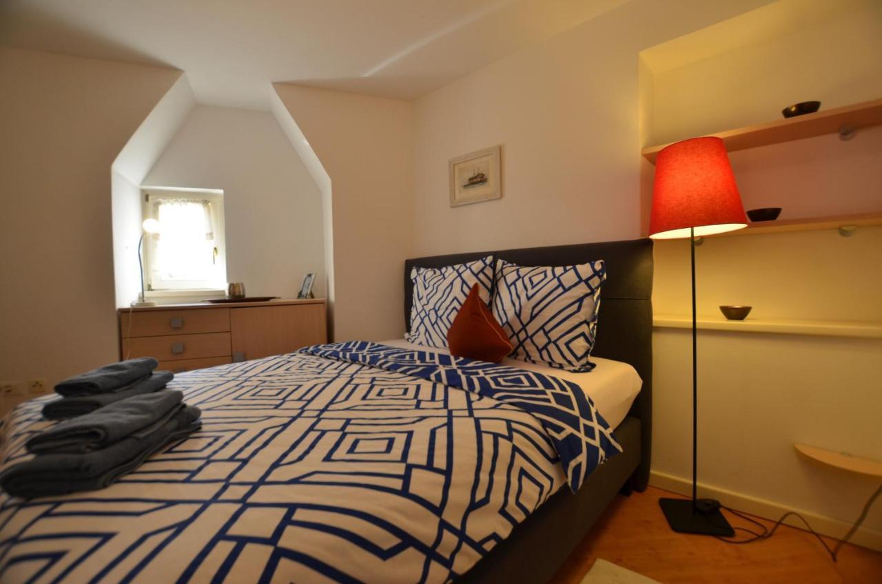 Stella 2 Sea View Apartment Ровин Екстериор снимка